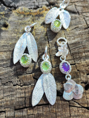 Hortensien Anhänger mit zwei Blüten und einem Amethyst