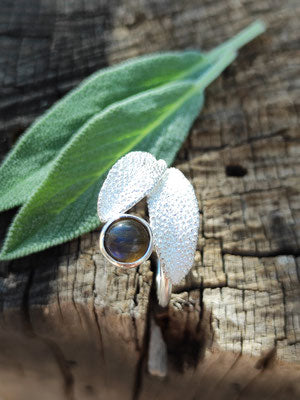 Salbei Ring mit zwei Blättern und Labradorith