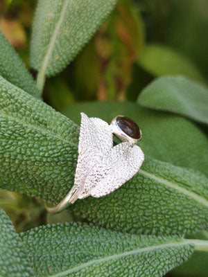 Salbei Ring mit zwei Blättern und Labradorith