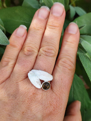 Salbei Ring mit zwei Blättern und Labradorith
