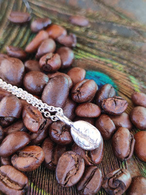Echte Kaffebohnen in Silber gegossen  925 Silber  Handgefertigt in meinem Atelier  Naturabguss der echten Kaffeebohne  Länge kompletter Ohrhänger 25 mm