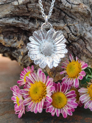 Chrysanthemen Anhänger mit doppelter Öse