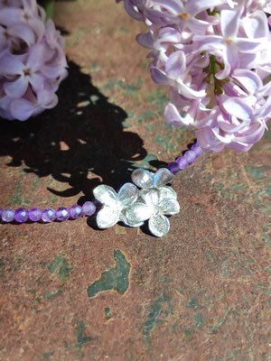 Zartes Fliederblüten Collier mit Amethyst