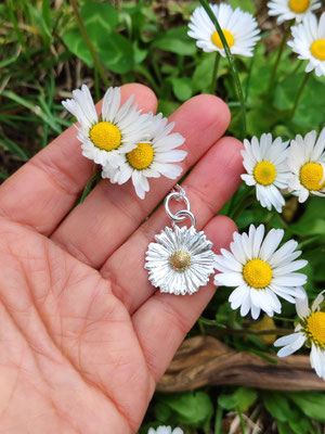 Gänseblümchen Anhänger mit großer Öse