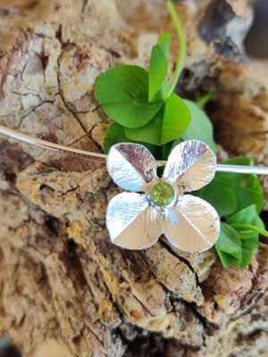 Glücks Klee Anhänger mit Peridot