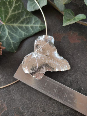 Großer Efeu Blatt Anhänger