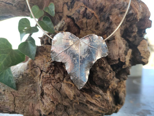 Großer Efeu Blatt Anhänger