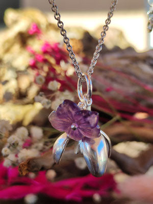 Großer Schneeglöckchen Anhänger mit Amethyst Blüte