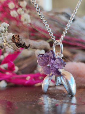Großer Schneeglöckchen Anhänger mit Amethyst Blüte