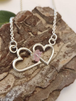 Kette mit Herzpärchen und Turmalin Blüte