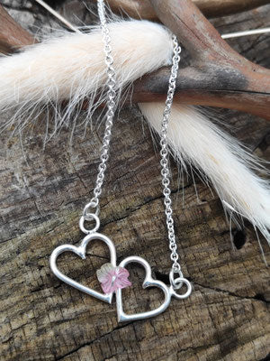Kette mit Herzpärchen und Turmalin Blüte