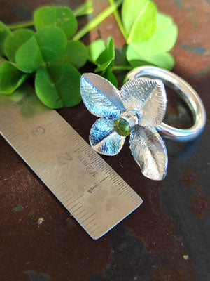 Glücks Klee Ring mit Peridot