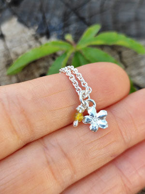 Vergissmeinnicht Anhänger mit Geburtsstein Opal (Oktober)