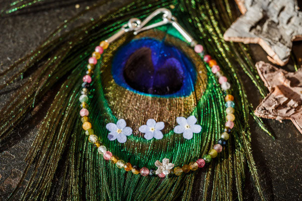 Buntes Turmalin Armband mit Vergissmeinnicht Blüte