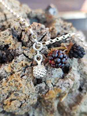 Mini Beeren Anhänger mit Karabiner