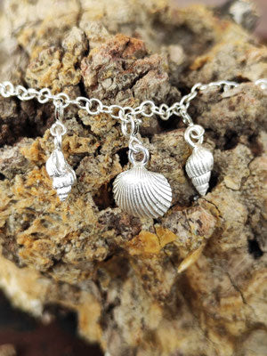 Bettel Armband mit drei Muscheln