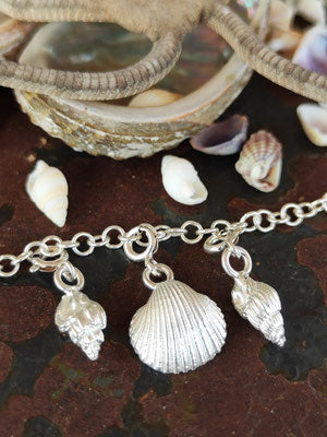 Bettel Armband mit drei Muscheln