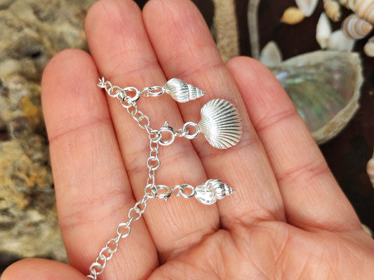 Bettel Armband mit drei Muscheln