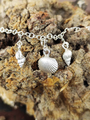 Bettel Armband mit drei Muscheln