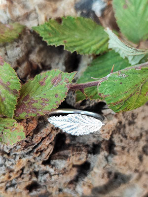Brombeer Blatt Ring