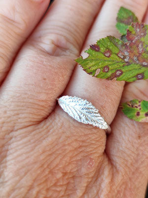 Brombeer Blatt Ring