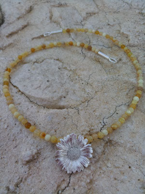 Gänseblümchen Collier mit gelbem Opal