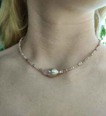 Märzenbecher Collier mit Opal