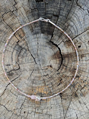 Märzenbecher Collier mit Opal
