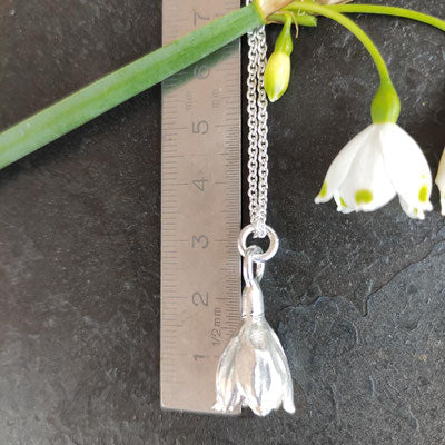 Märzenbecher Anhänger mit doppelter Öse