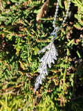 Großer Thuja Anhänger mit Kugelöse