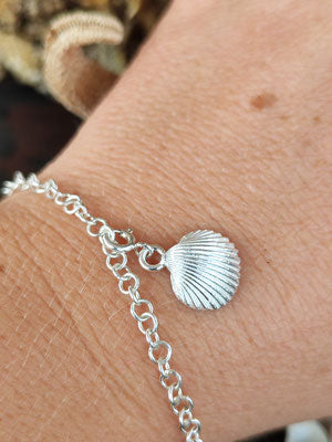 Bettel Armband mit Mini Muschel Hälfte*