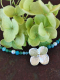 Hortensien Collier mit blauer Kette