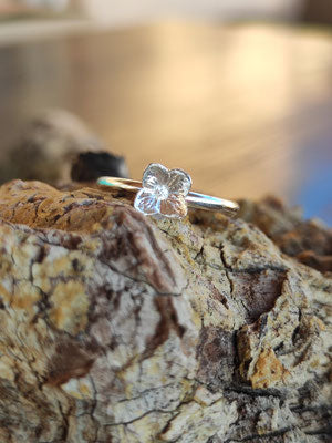 Mini Hortensien Blüten Ring
