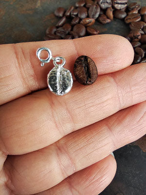 Kaffeebohnen Anhänger für ein Bettelarmband