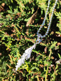 Kleiner Thuja Anhänger mit Kugelöse