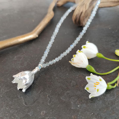 Lange Labradorith Kette mit Märzenbecher