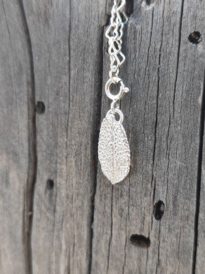 Mini Salbei Blatt Anhänger mit Karabiner