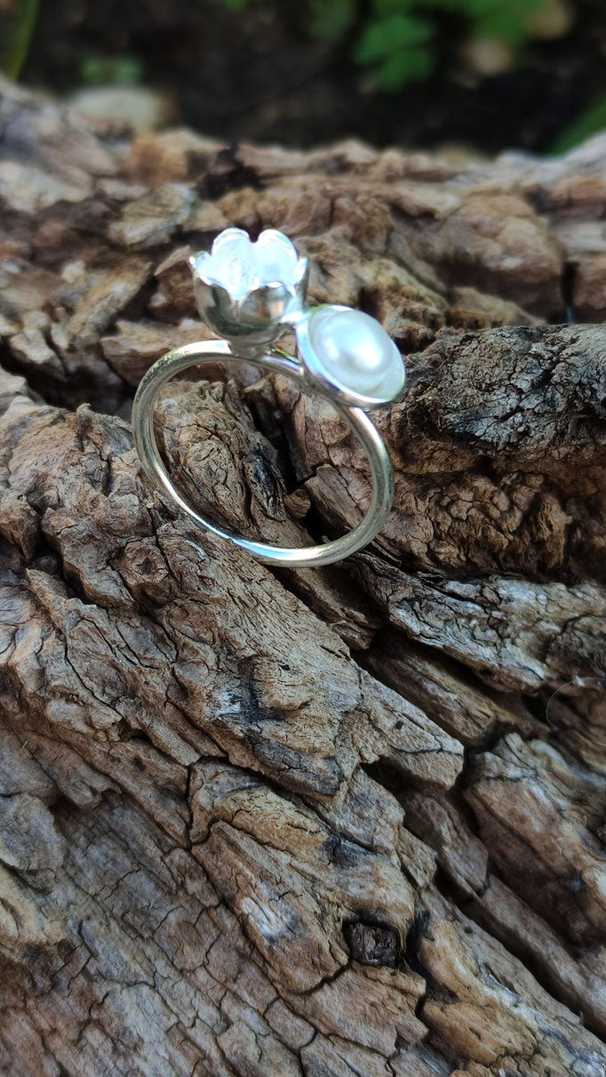Maiglöckchen Ring mit Perle