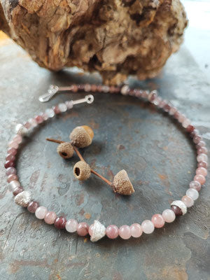 Kurze Eichelhütchen Kette mit Rose Quarz