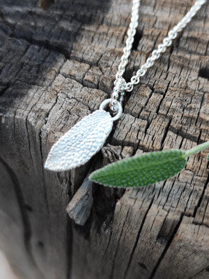 Mini Salbei Blatt Anhänger mit Kugelöse