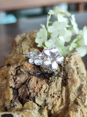 Schneeball Hortensien Ring mit zwei Blüten