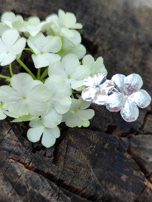 Schneeball Hortensien Ring mit zwei Blüten