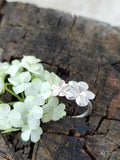 Schneeball Hortensien Ring mit zwei Blüten