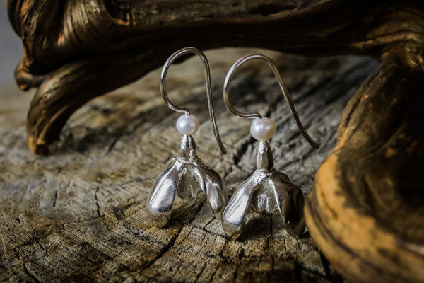 Schneeglöckchen Ohrhänger mit Süsswasserperlen
