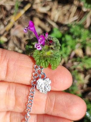 Mini Taubnessel Blatt Anhänger mit Karabiner